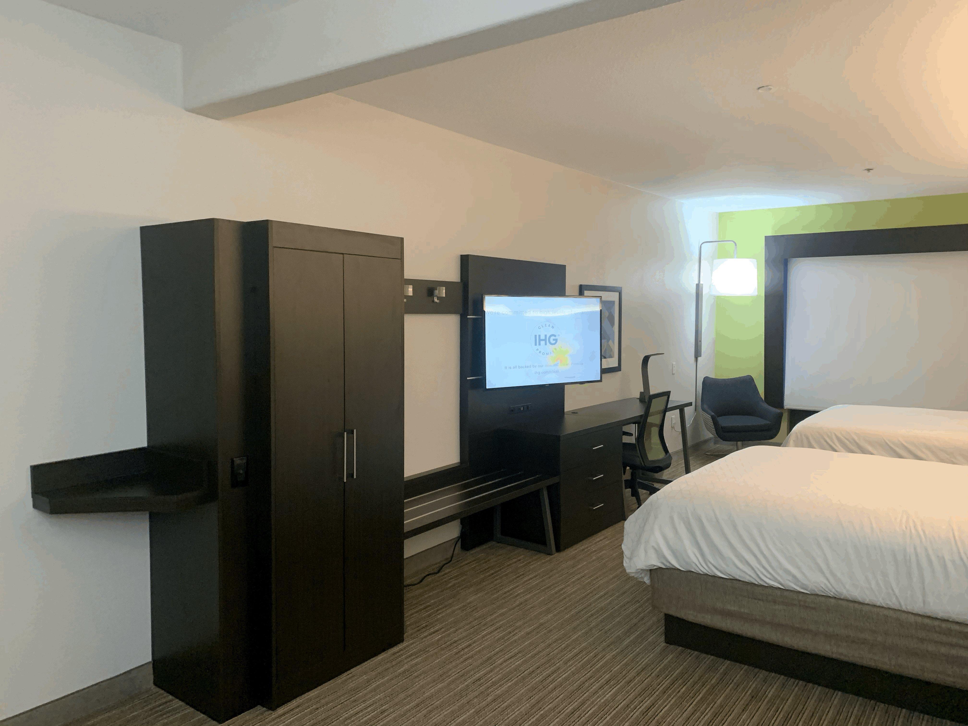 Holiday Inn Express Hotel & Suites Greenville By Ihg Exterior photo