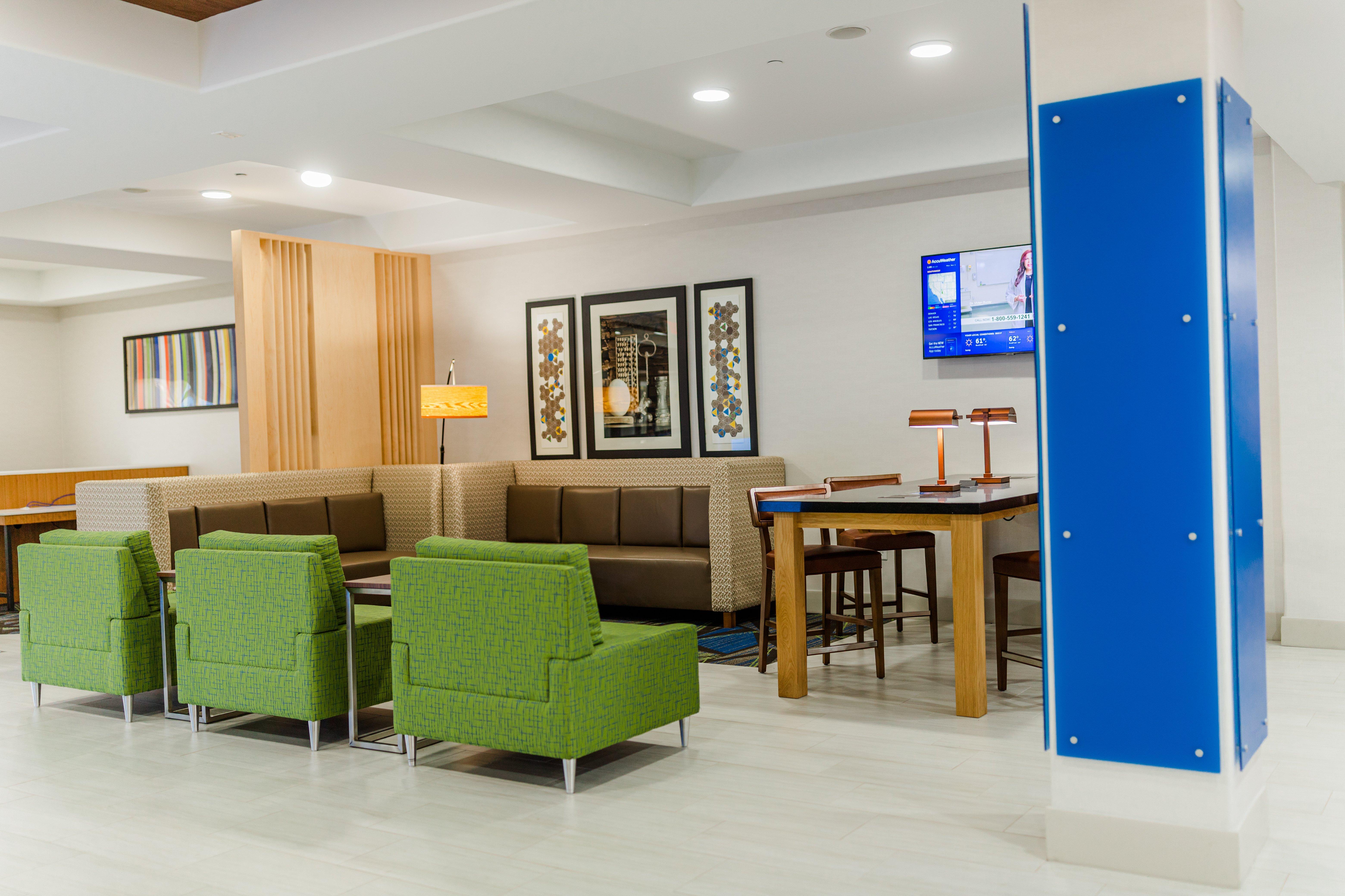 Holiday Inn Express Hotel & Suites Greenville By Ihg Exterior photo
