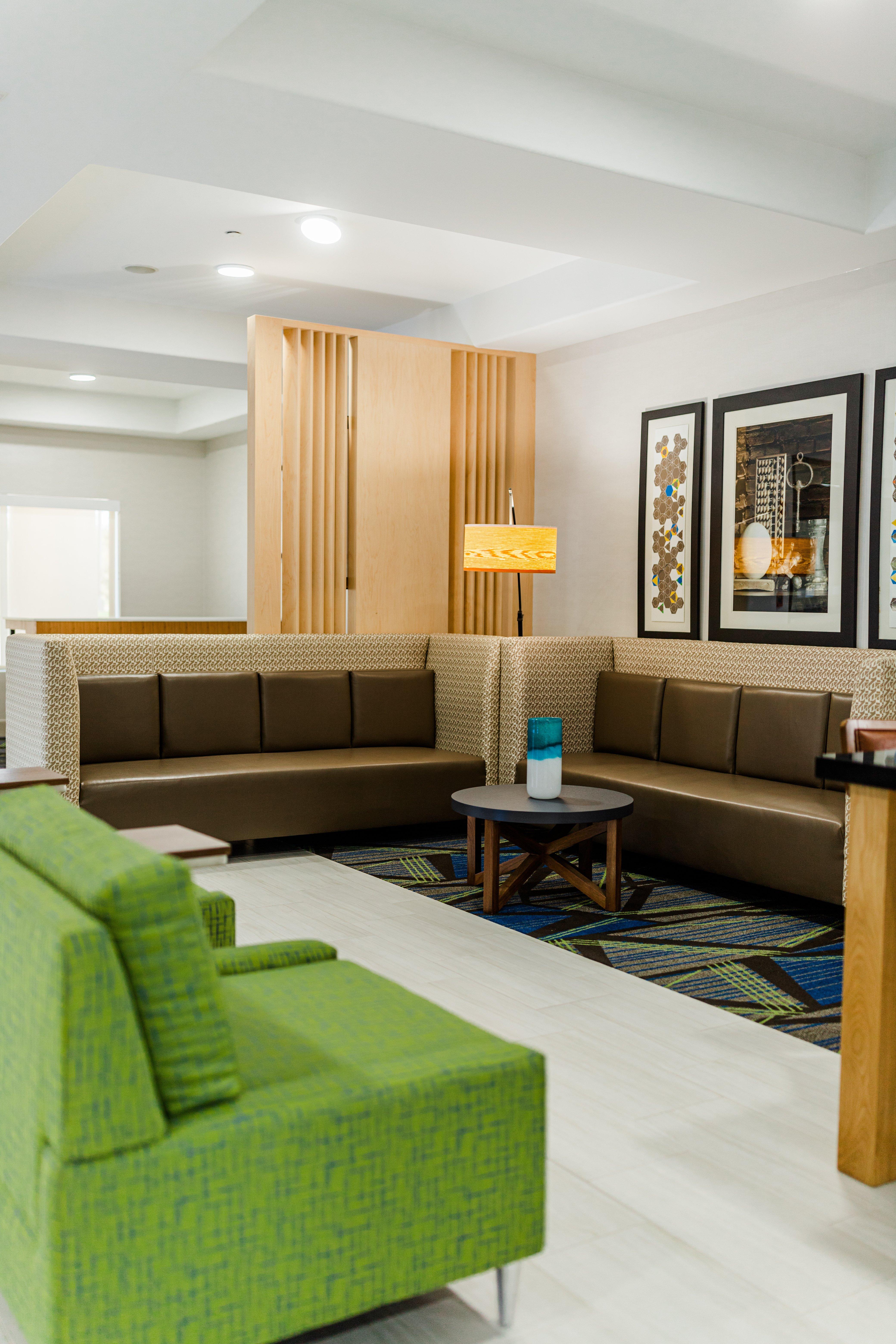 Holiday Inn Express Hotel & Suites Greenville By Ihg Exterior photo